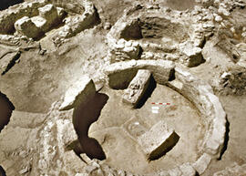 
Reconstitution de l'habitat néolithique à Khirokitia (Chypre). Elément d'habitation (diamètre in...