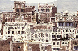 
Chemins vers l'Orient, Yémen. Sana'a, façades caractéristiques de la ville
