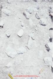 Vues rapprochées des carrés et détails du matériel lithique et osseux. Diapositives 1003-1044