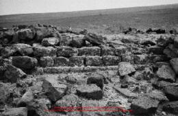 Film n°78. Diyatheh, Bosra, région de Jerash, Khirbat al-Akuzeh, Khirbat adh-Dharih, mai-juin 1985